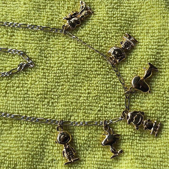 Peanuts Limited Edition Gold Charm Necklace - Picture 2 of 6